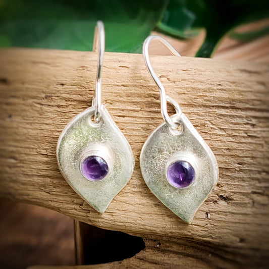 Leaf Dangle Earrings With Amethyst