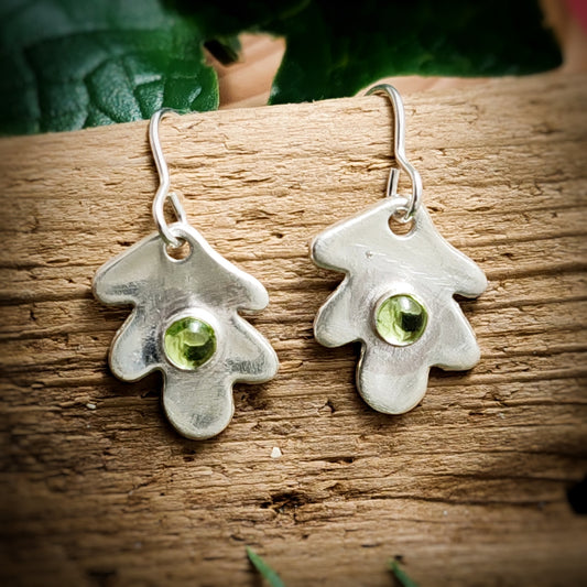 Wavy Leaf Dangle Earrings With Peridot