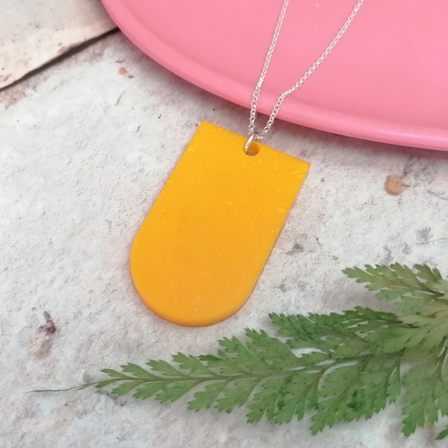 Silver And Resin Rounded Rectangle Shaped Necklace