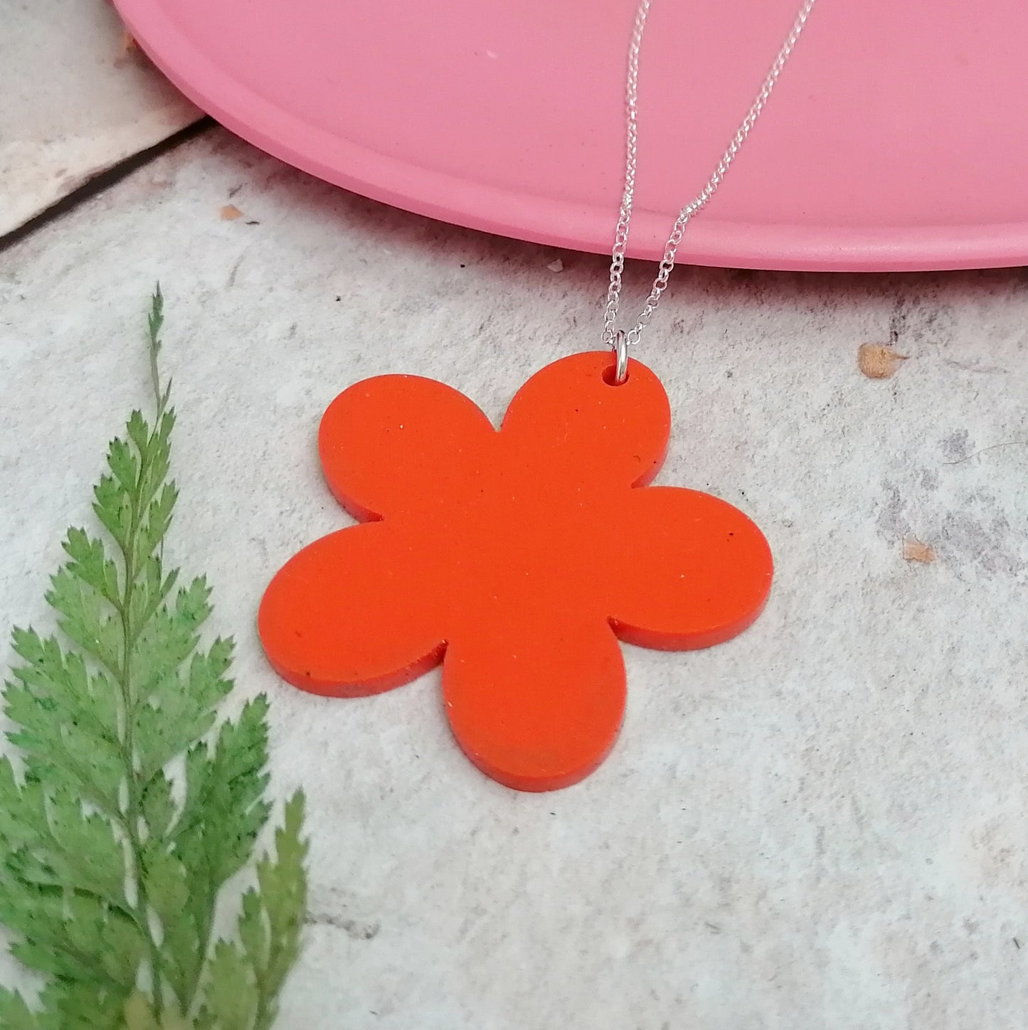 Silver And Resin Flower Shaped Necklace