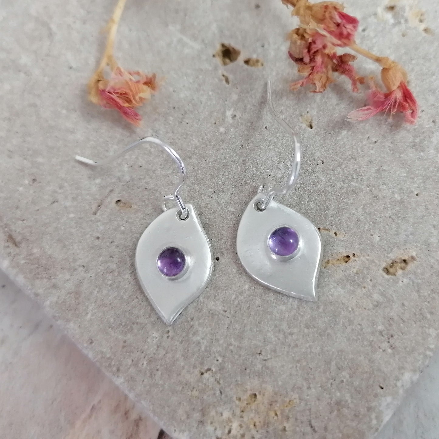 Leaf Dangle Earrings With Amethyst