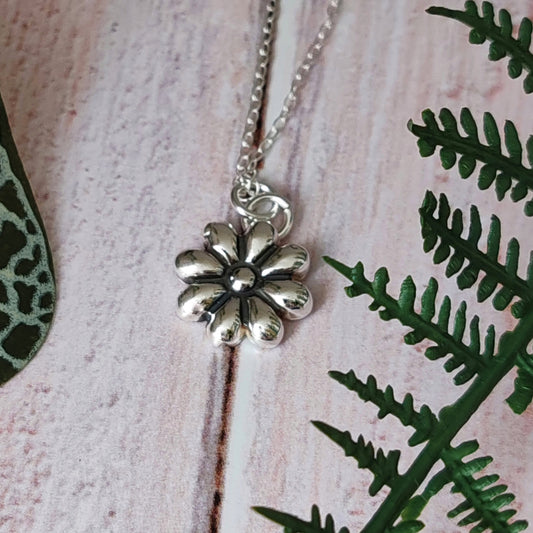 Daisy Necklace