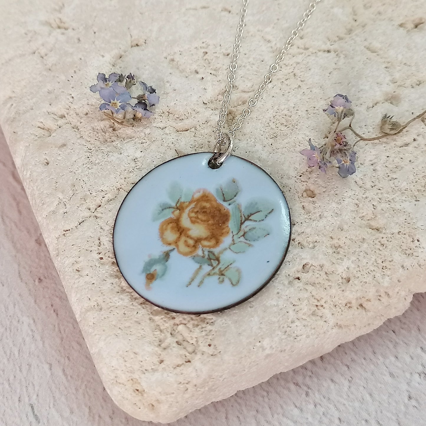 Vintage Style Flower Necklace