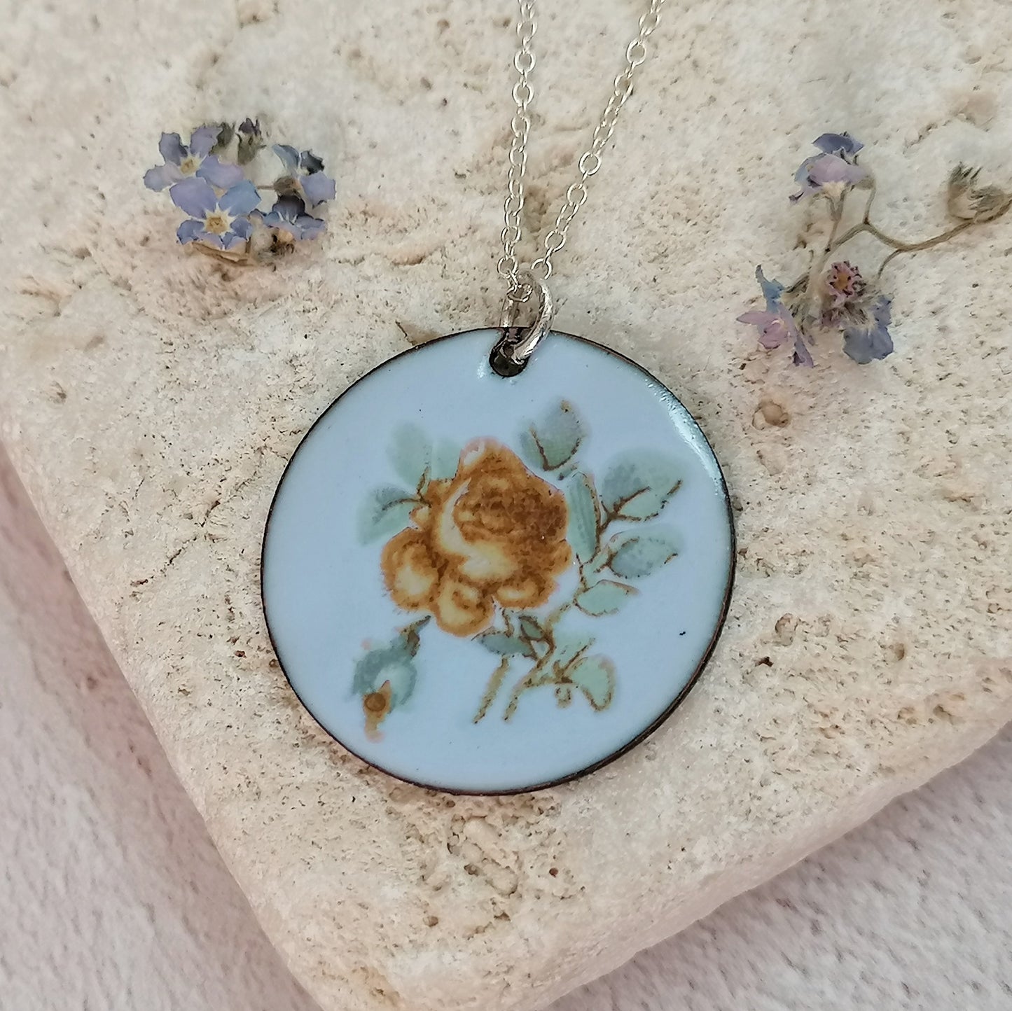 Vintage Style Flower Necklace