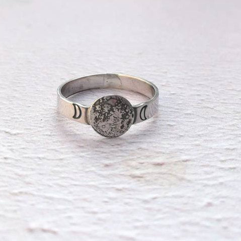 Full moon sterling silver ring