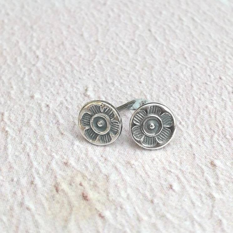 Flower Dot Stud Earrings