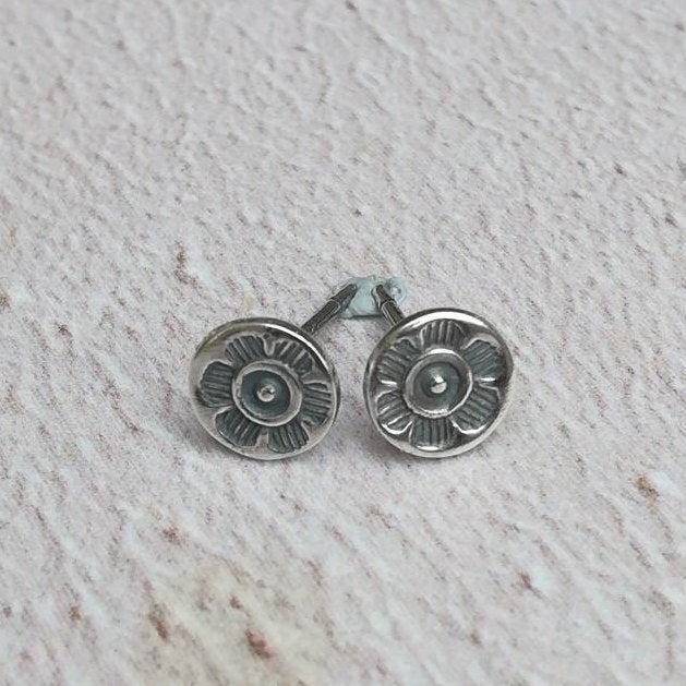 Flower Dot Stud Earrings