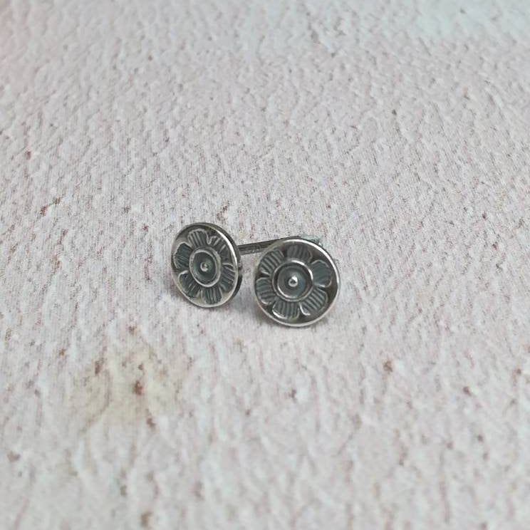 Flower Dot Stud Earrings