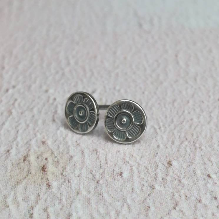 Flower Dot Stud Earrings