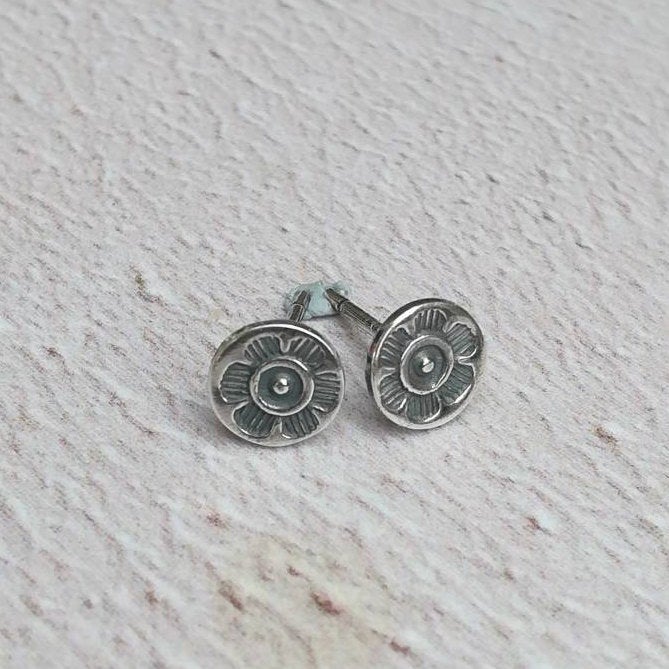 Flower Dot Stud Earrings