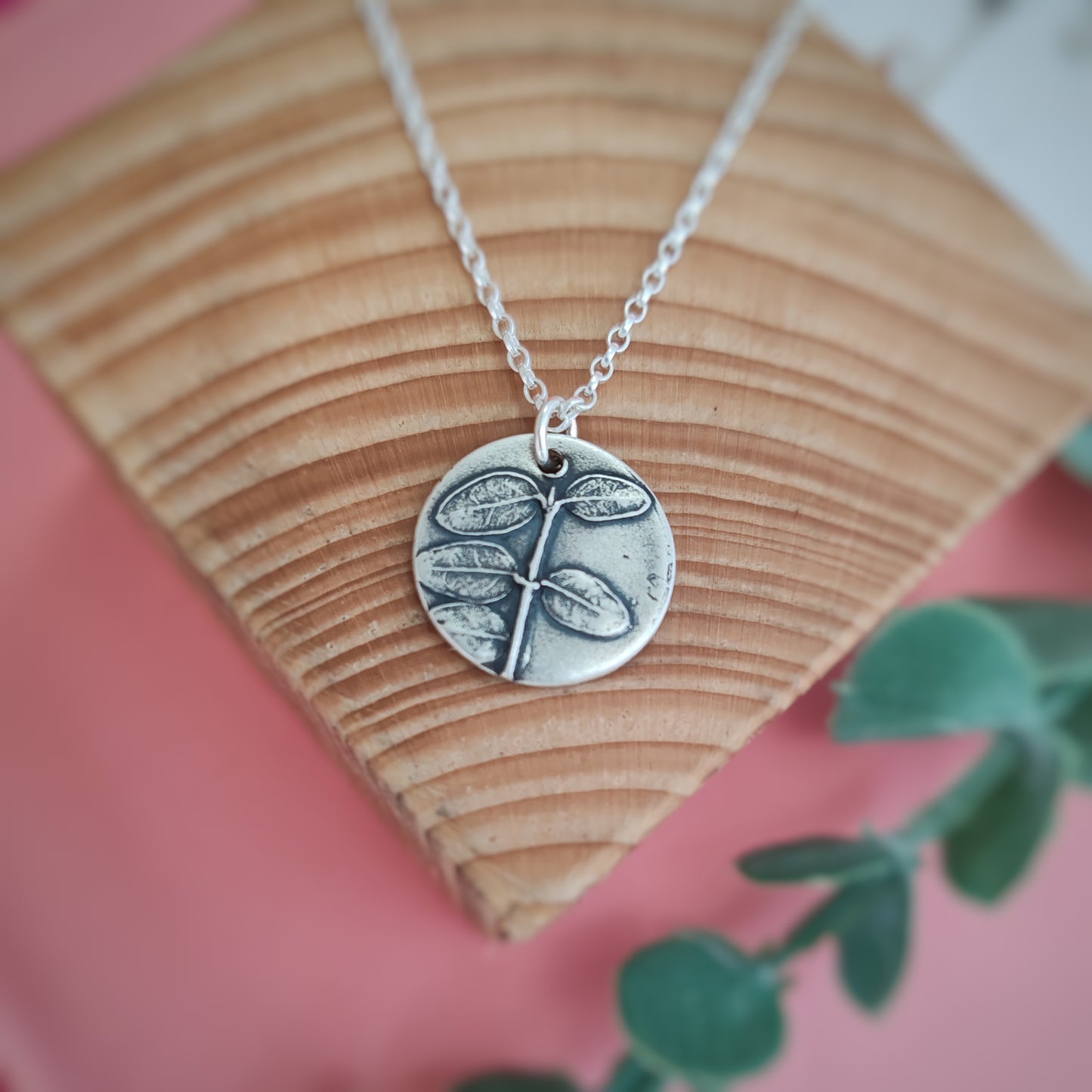 Lonicera Leaf Impression Necklace