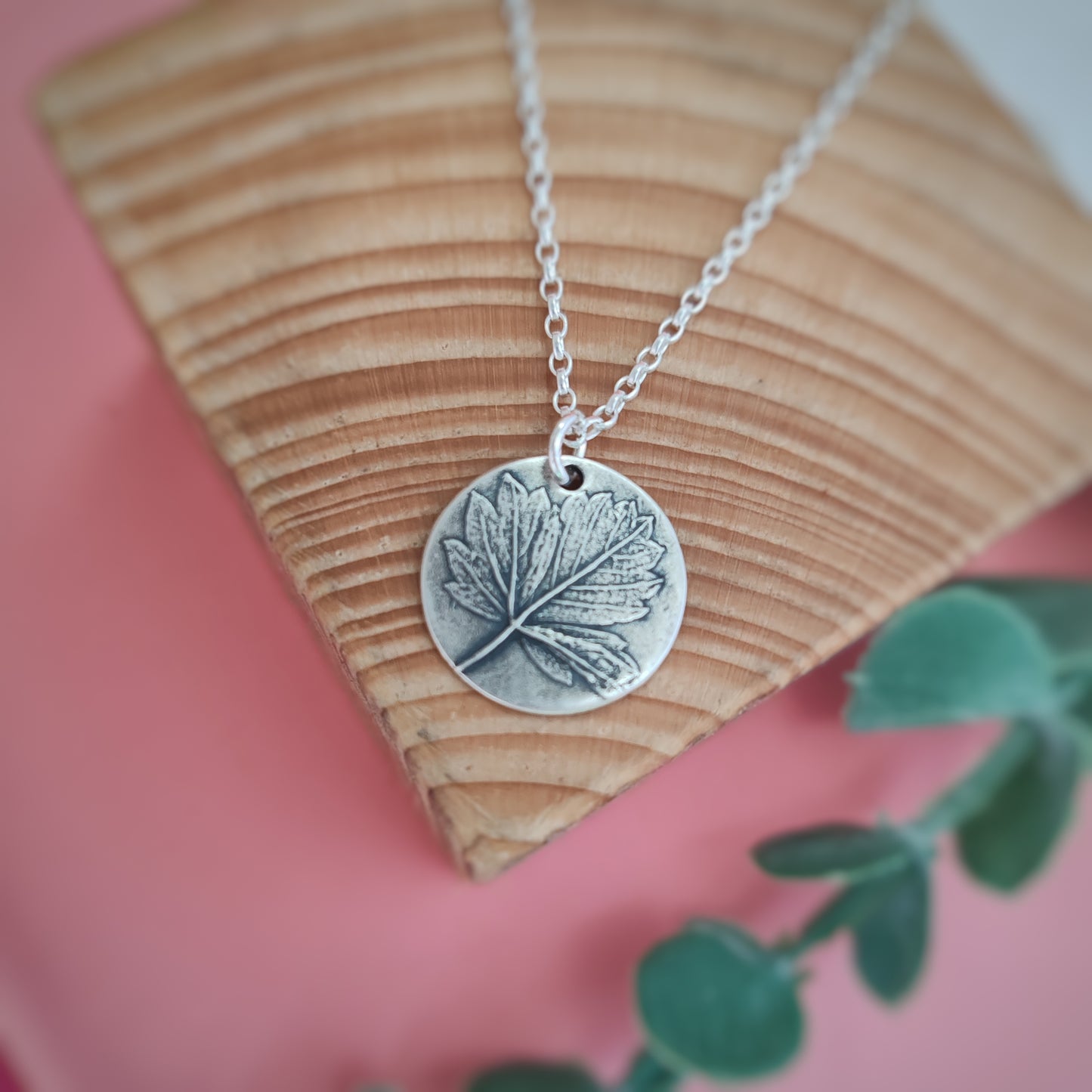 Ribes Leaf Impression Necklace