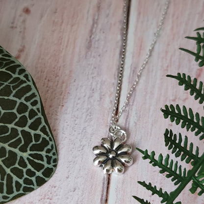 Daisy Necklace