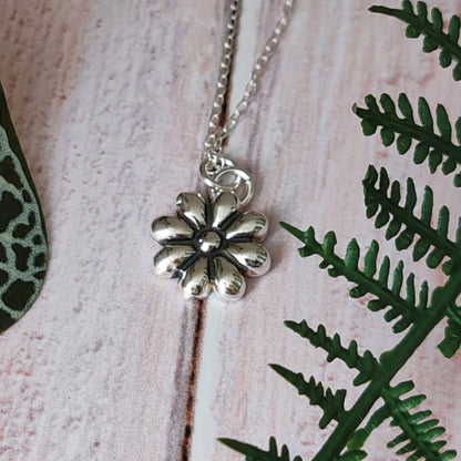 Daisy Necklace