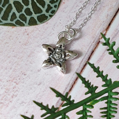 Daffodil Necklace