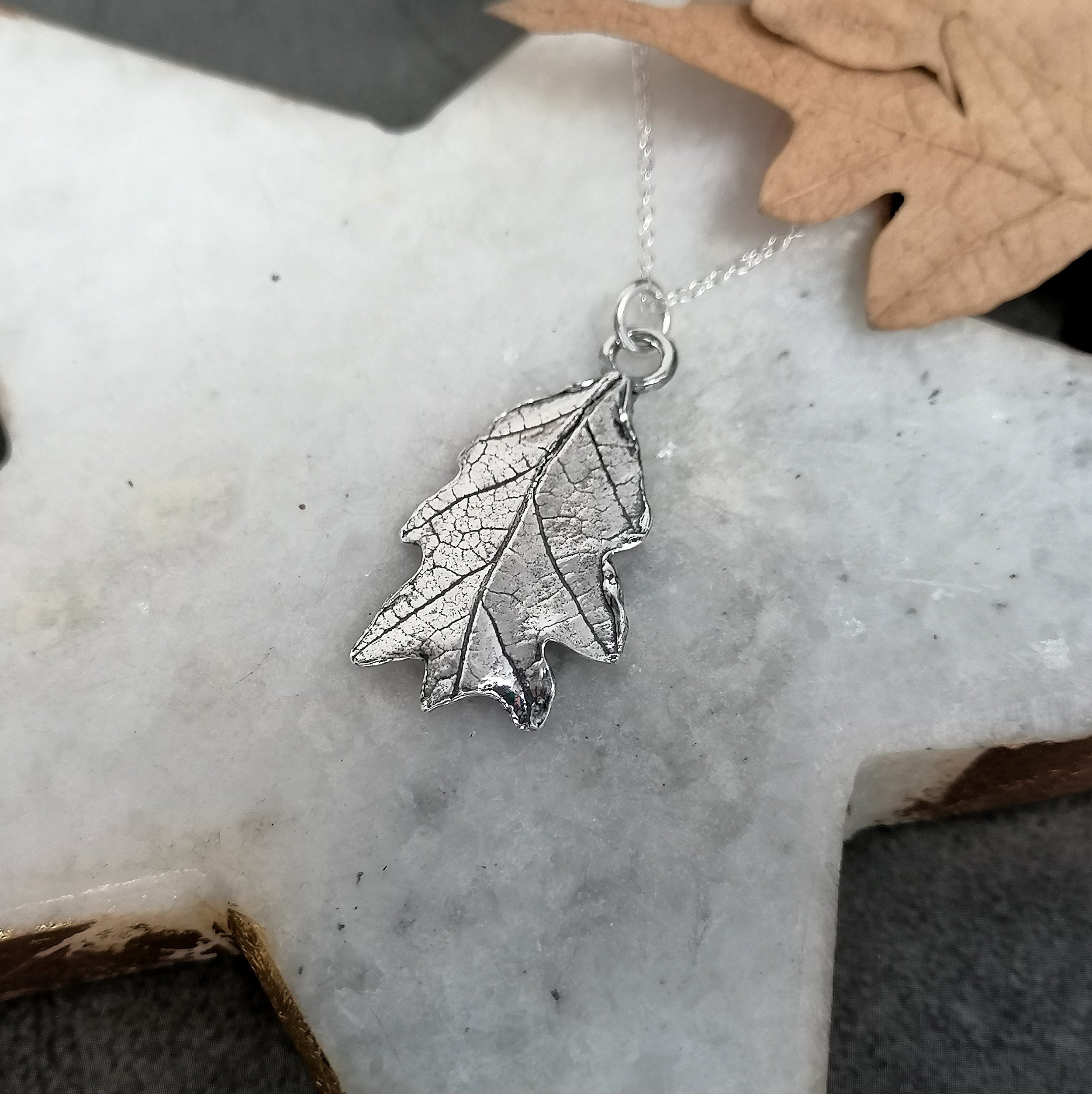 Silver oak leaf on sale necklace