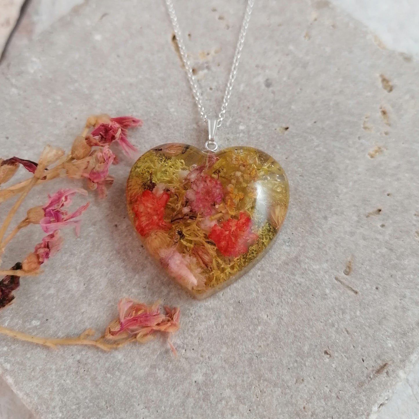 Flower And Moss Heart Necklace