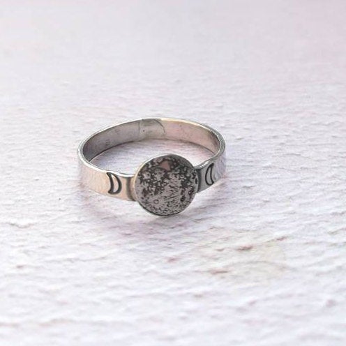 Full moon sterling silver ring